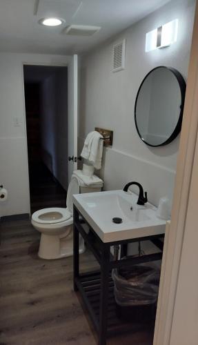 Three-Bedroom Suite at Bel Aire Motel Missoula, photo 3